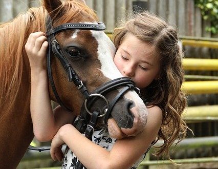 L’équitation, une activité idéale pour favoriser la responsabilité chez les enfants