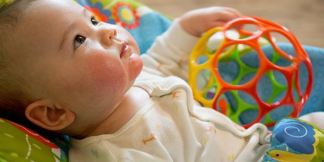 Garde d’enfants : crèche ou service à la personne ?