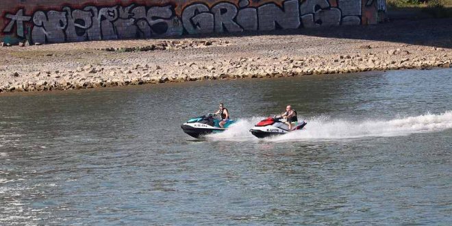 Que dites-vous d’une randonnée en Jetski ?