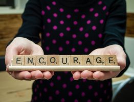Jouer au scrabble comme un pro : les astuces pour gagner