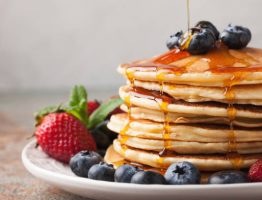 Comment faire des pancakes moelleux pour le petit-déjeuner ? Astuces et recette