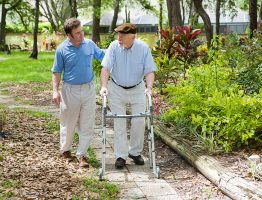 Quels sont les critères à considérer lors de la recherche d’une maison de retraite ?