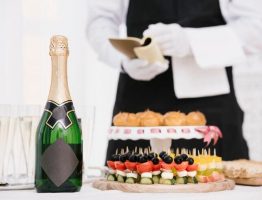 Traiteur pour anniversaires : surprenez vos invités avec des plats uniques