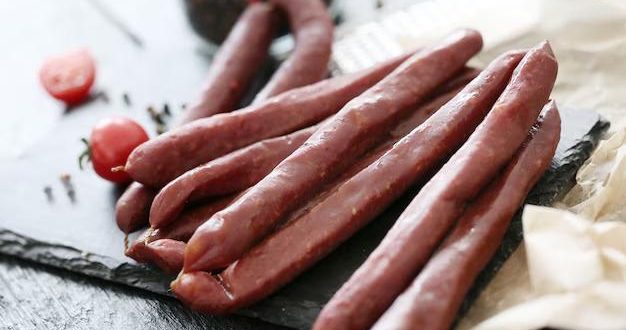 Comment choisir les saucisses idéales pour votre rougail ?