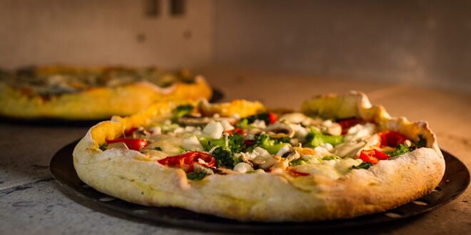 Pâte fine ou épaisse : quelle pizza choisir ?
