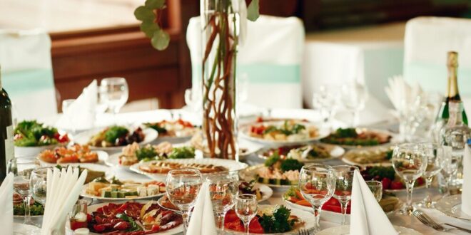 Mariage et cuisine du monde : un tour culinaire pour faire voyager vos invités