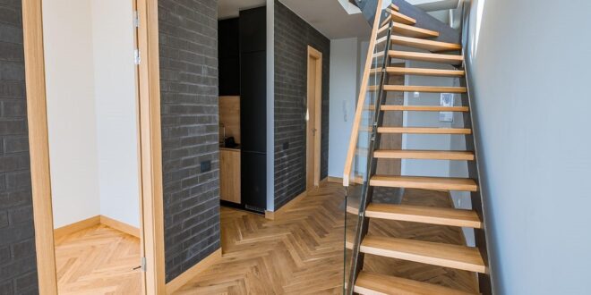 Sols durs vs. sols souples : le match pour la chambre d’enfant