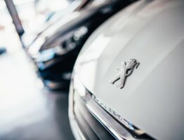 Pourquoi le Peugeot 5008 est-il plébiscité par les familles nombreuses ?
